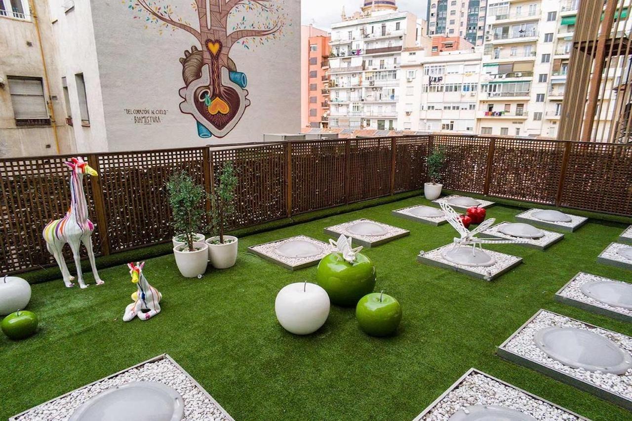 Apartosuites Jardines De Sabatini Madrid Exteriör bild