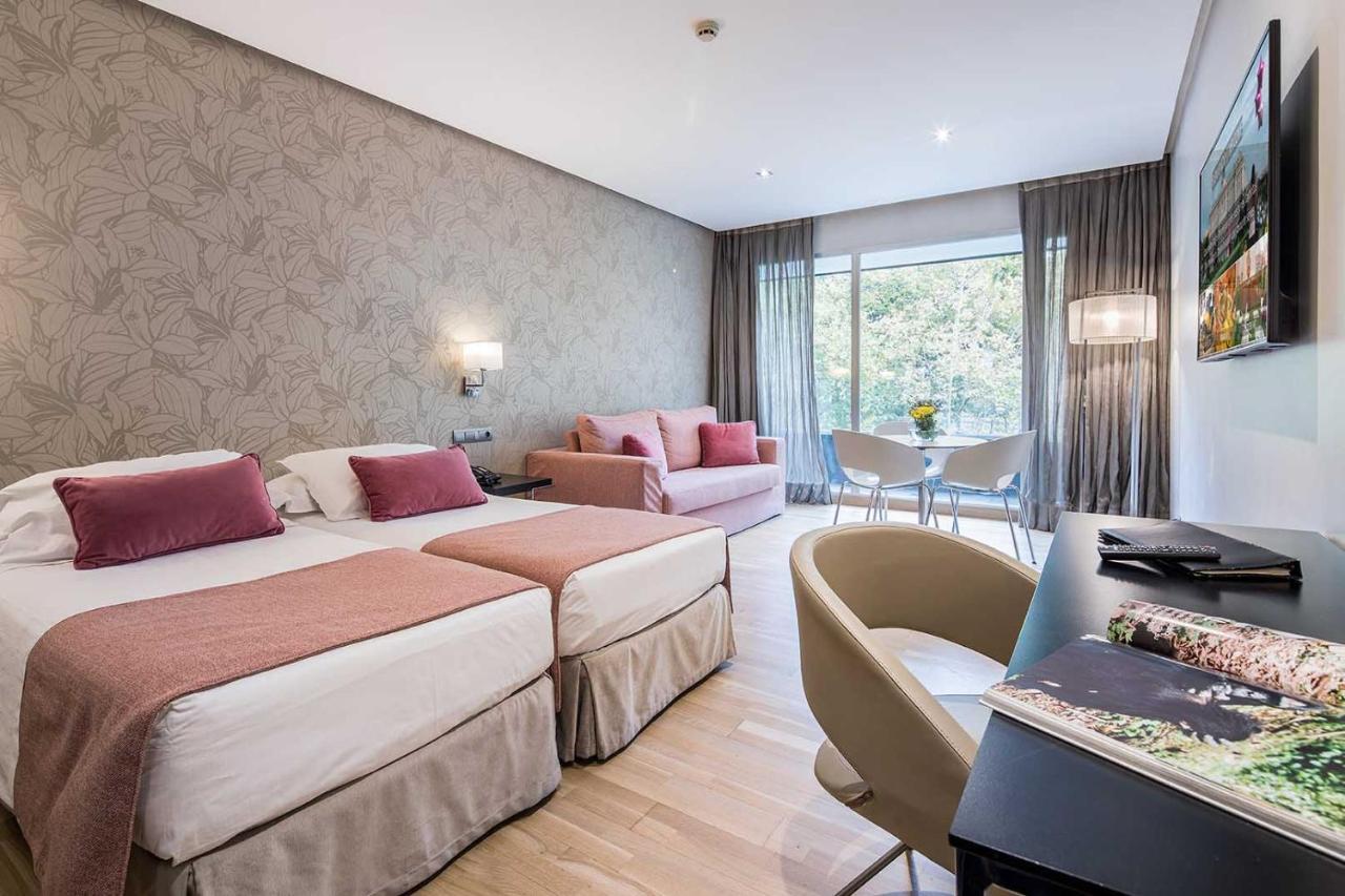 Apartosuites Jardines De Sabatini Madrid Exteriör bild