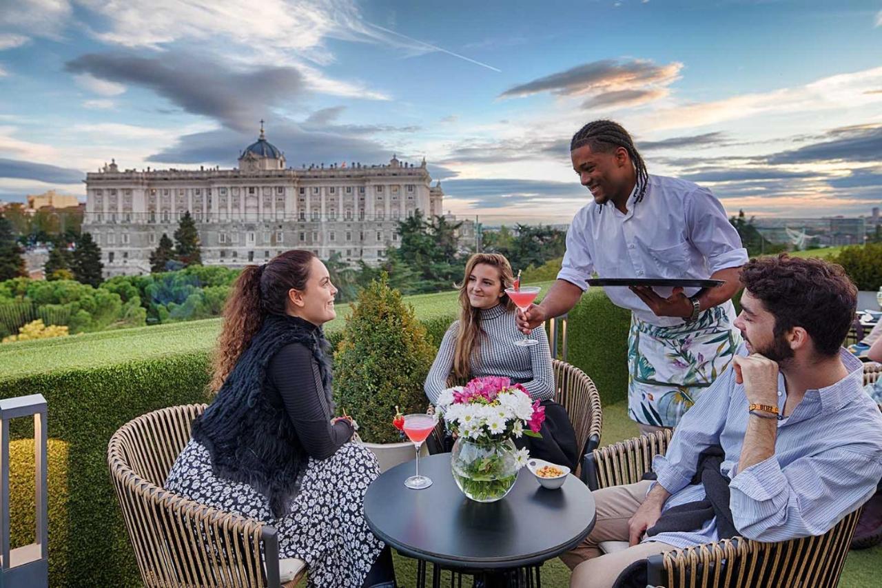 Apartosuites Jardines De Sabatini Madrid Exteriör bild