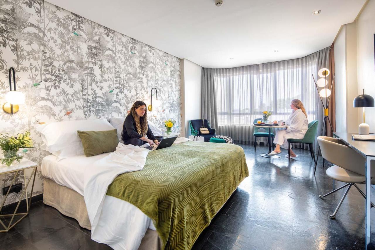 Apartosuites Jardines De Sabatini Madrid Exteriör bild