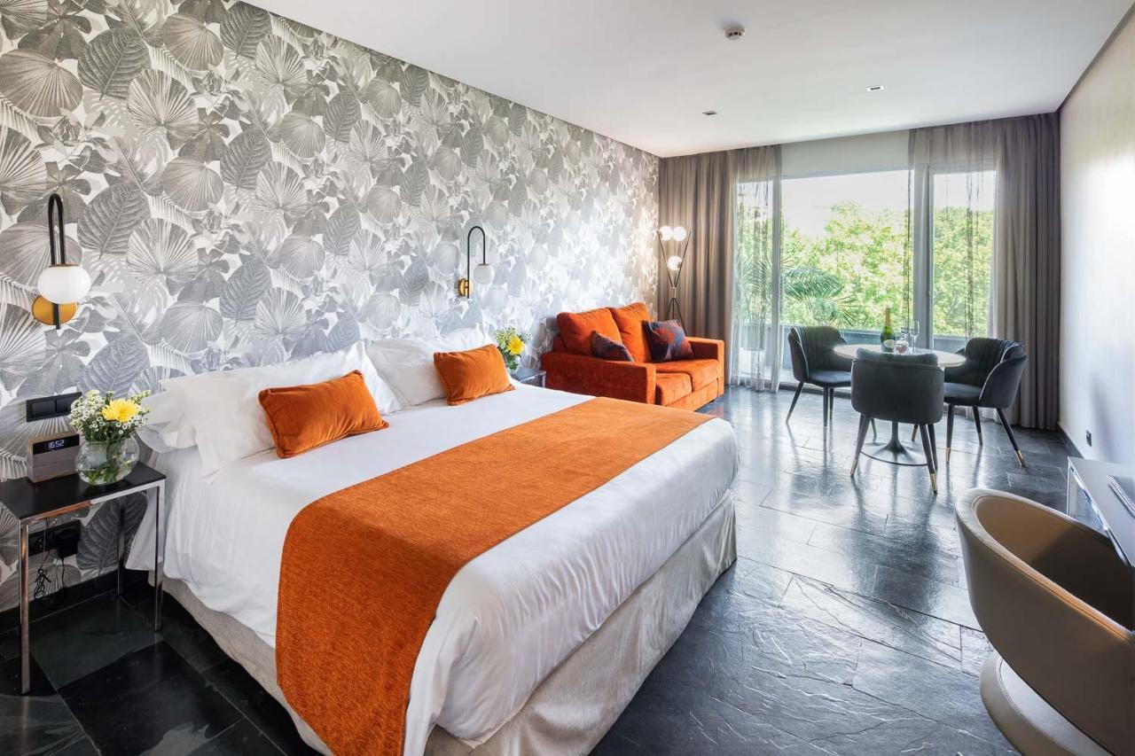 Apartosuites Jardines De Sabatini Madrid Exteriör bild
