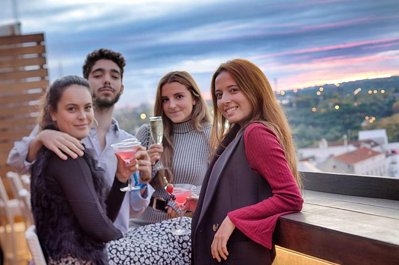 Apartosuites Jardines De Sabatini Madrid Exteriör bild