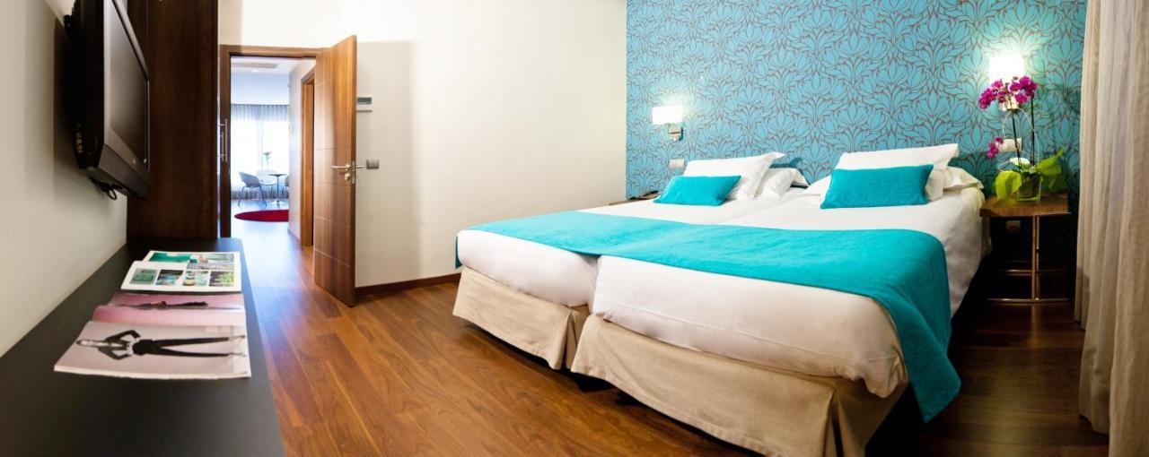Apartosuites Jardines De Sabatini Madrid Exteriör bild