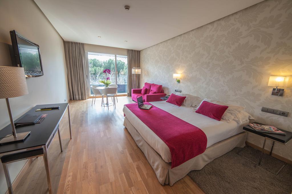 Apartosuites Jardines De Sabatini Madrid Exteriör bild